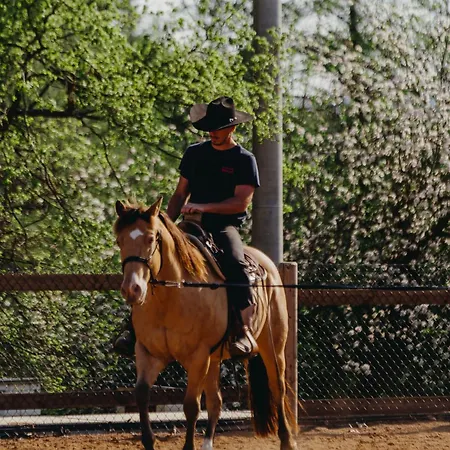 Zazitkovy Ranc Nevada Velka Lecice